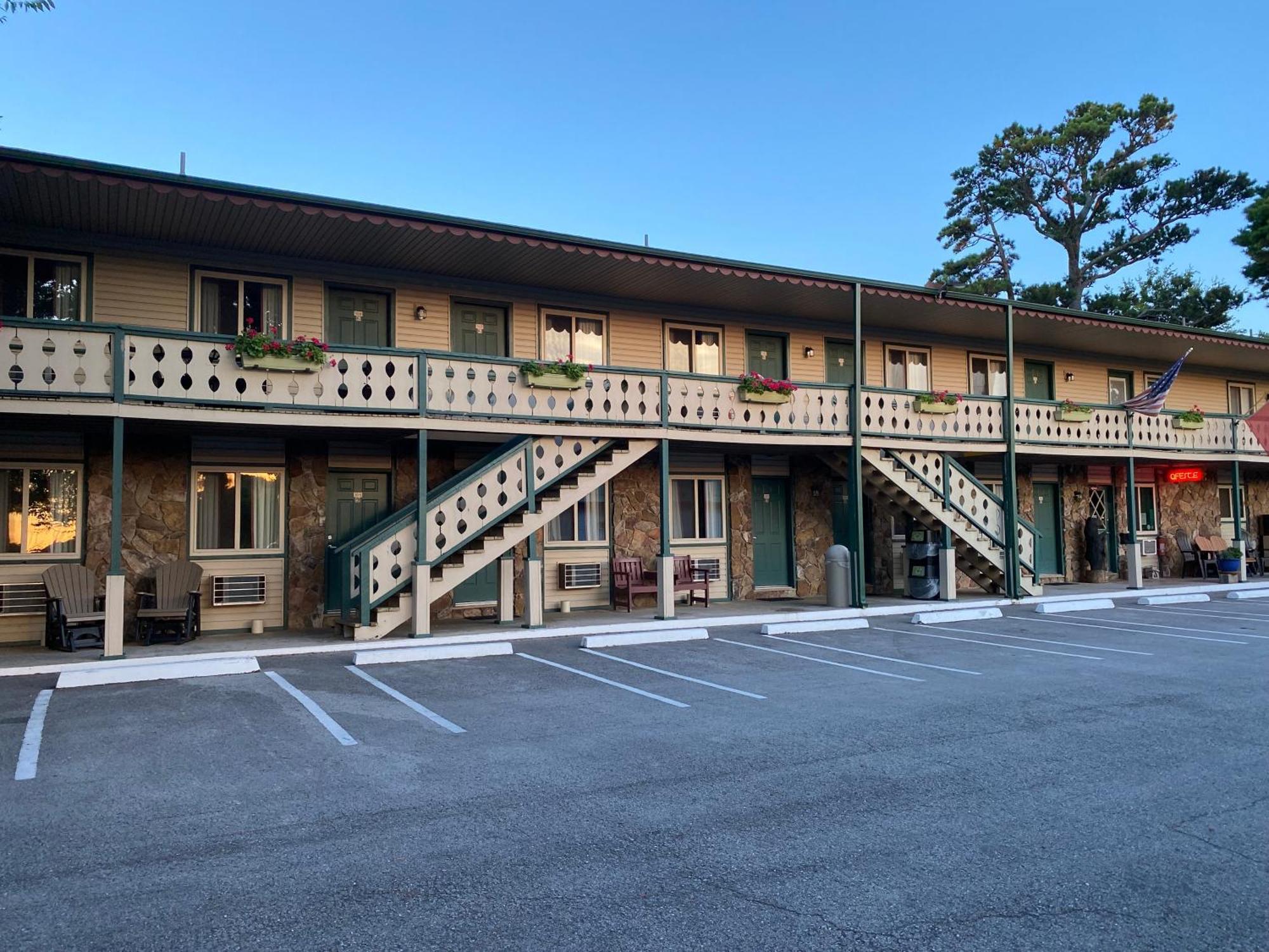 Edelweiss Inn Юрека Спрингс Екстериор снимка